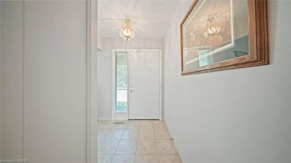 124 Governor's Road E