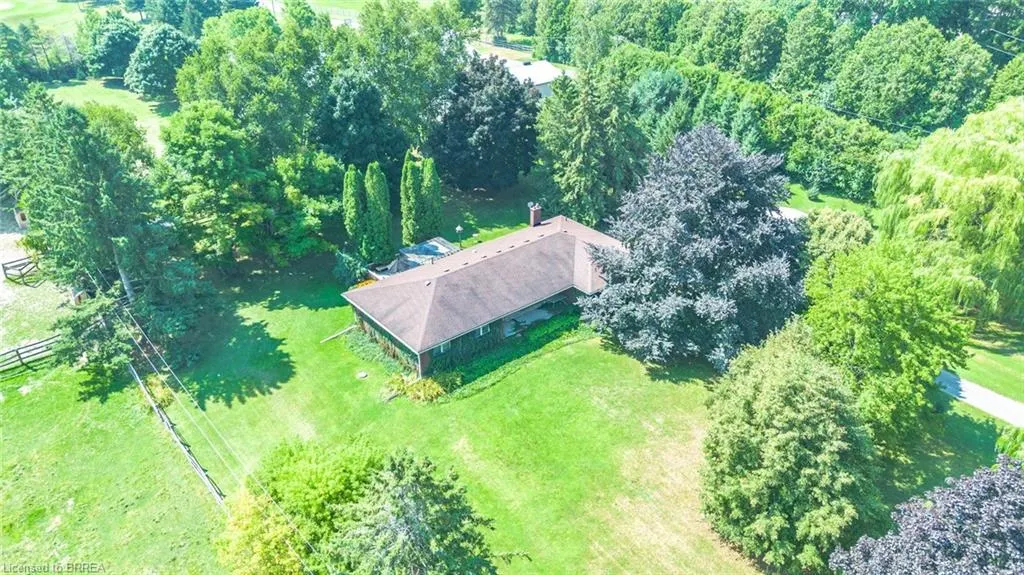 124 Governor's Road E