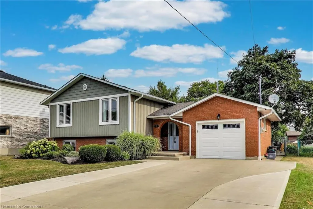 9 Brooks Circle