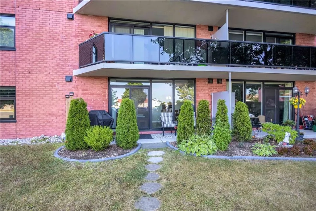 9 Bonheur Court, #112
