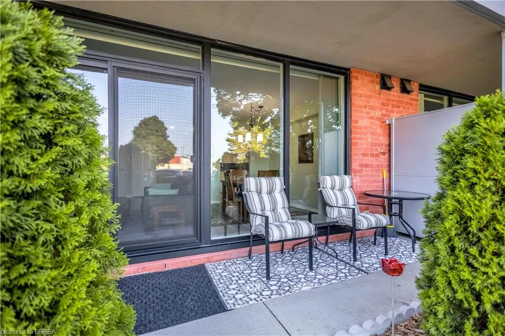 9 Bonheur Court, #112
