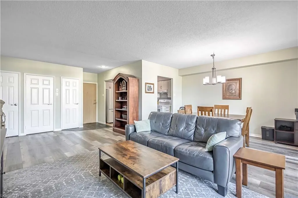 9 Bonheur Court, #112