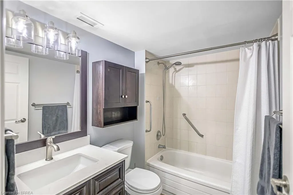 9 Bonheur Court, #112