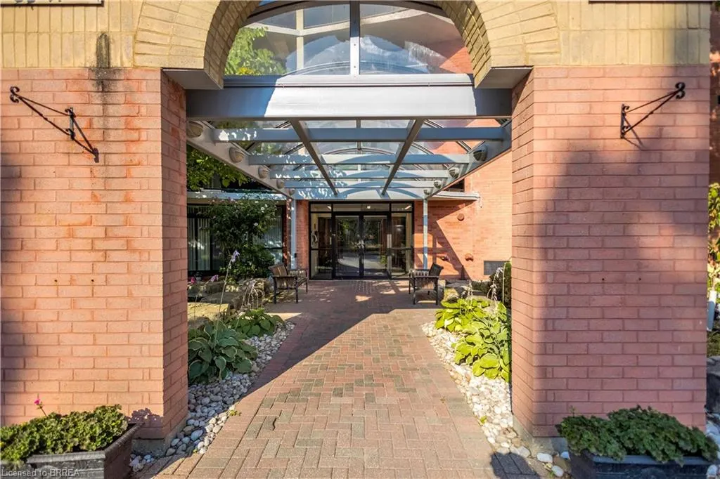9 Bonheur Court, #112