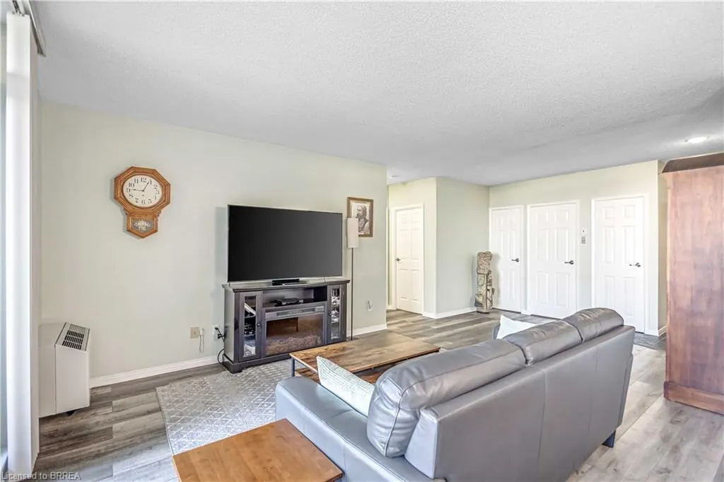 9 Bonheur Court, #112