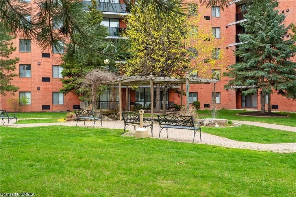 9 Bonheur Court, #112