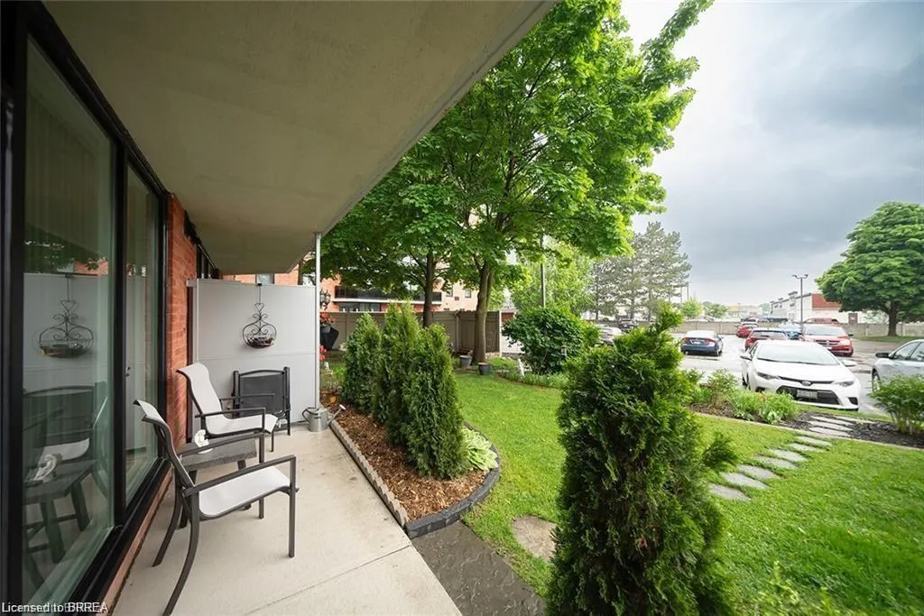 9 Bonheur Court, #112
