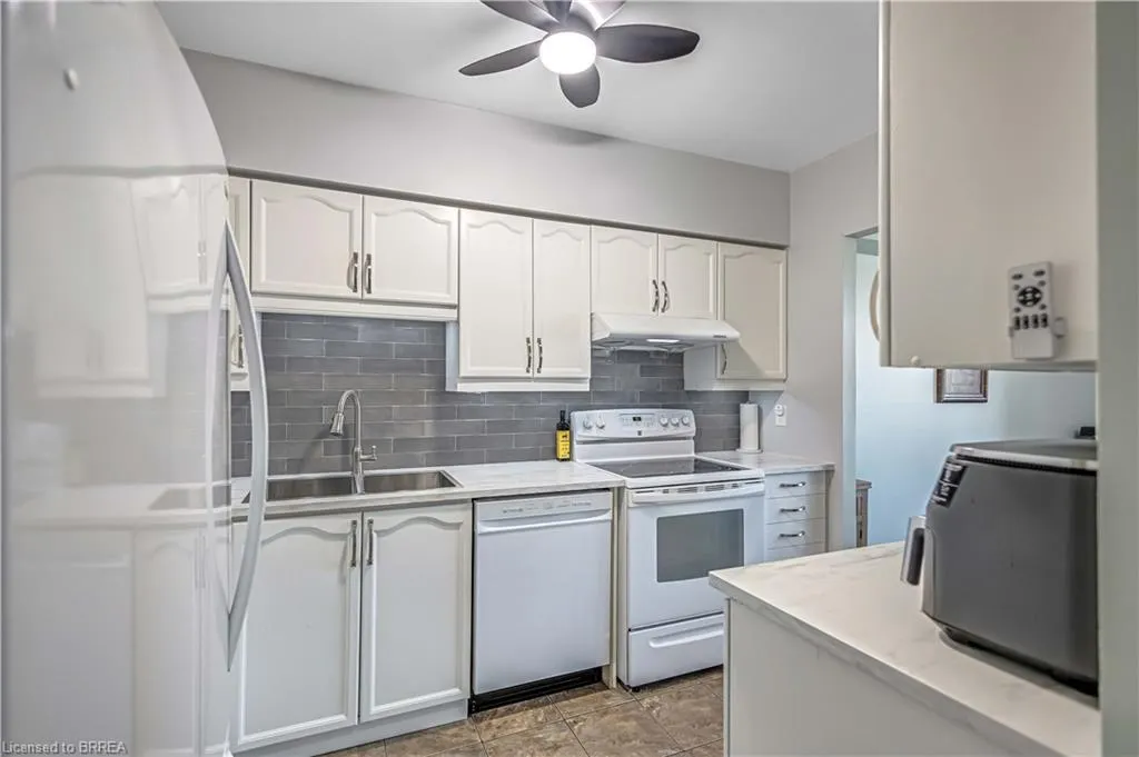 9 Bonheur Court, #112