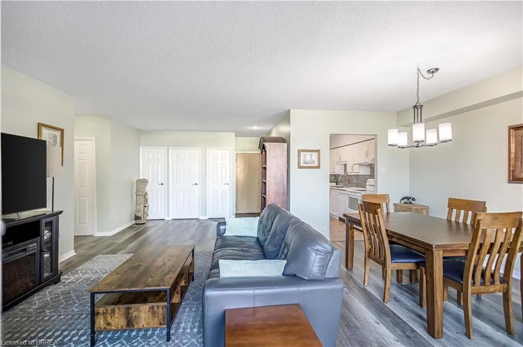 9 Bonheur Court, #112