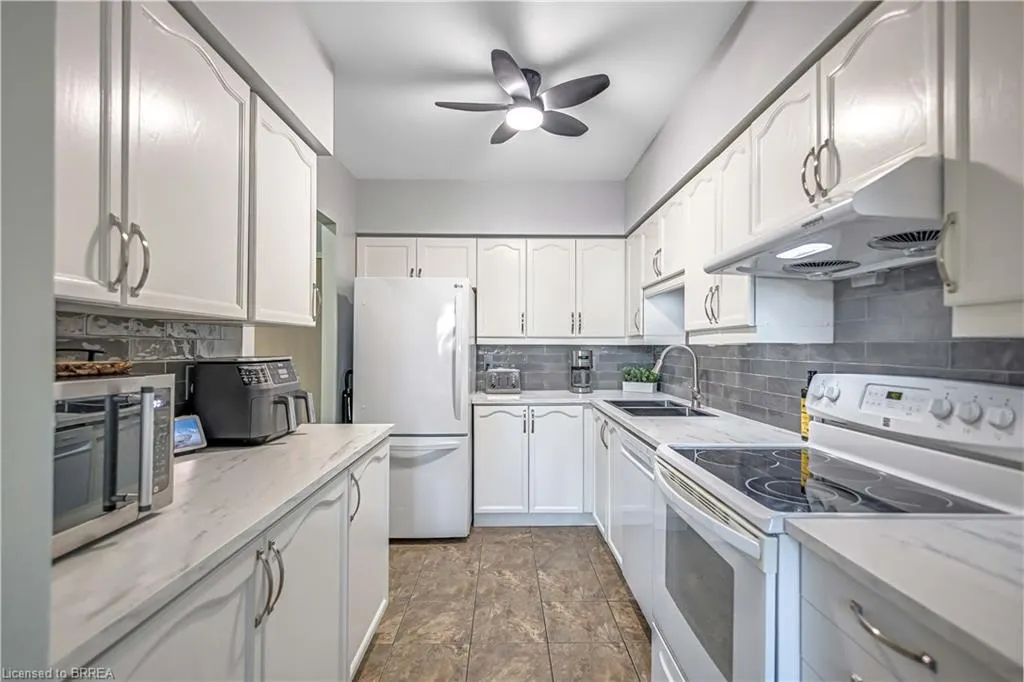 9 Bonheur Court, #112