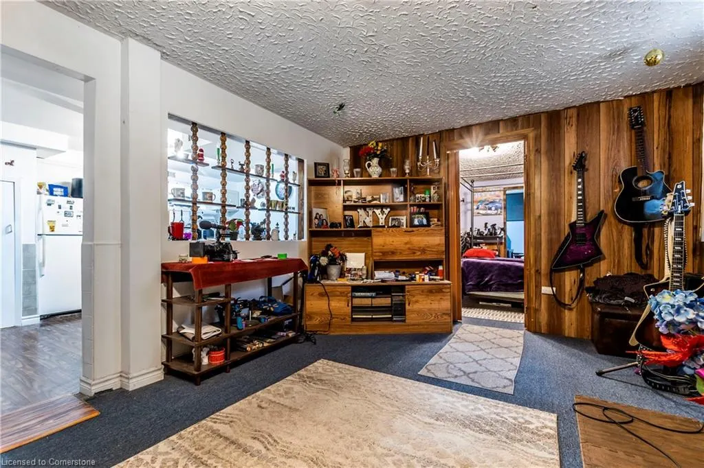 75 Sekura Crescent