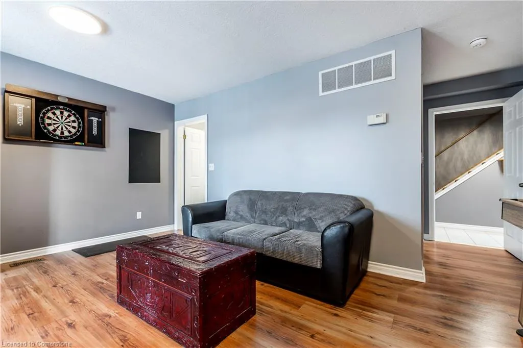 75 Sekura Crescent
