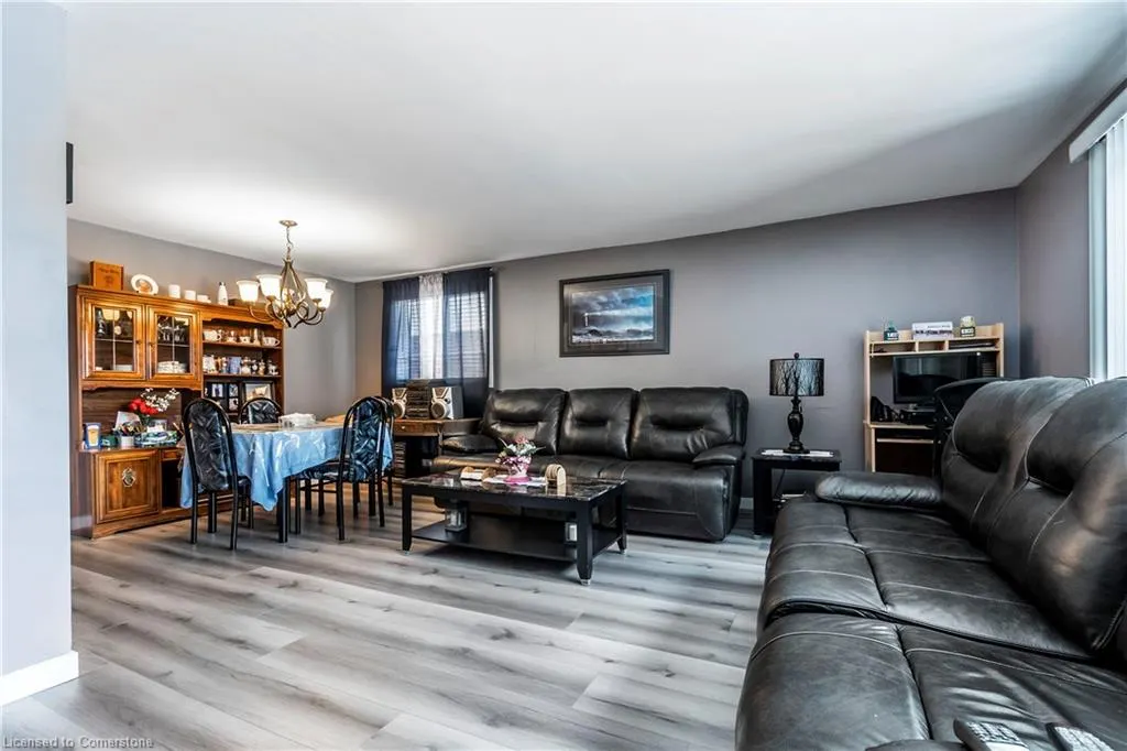 75 Sekura Crescent