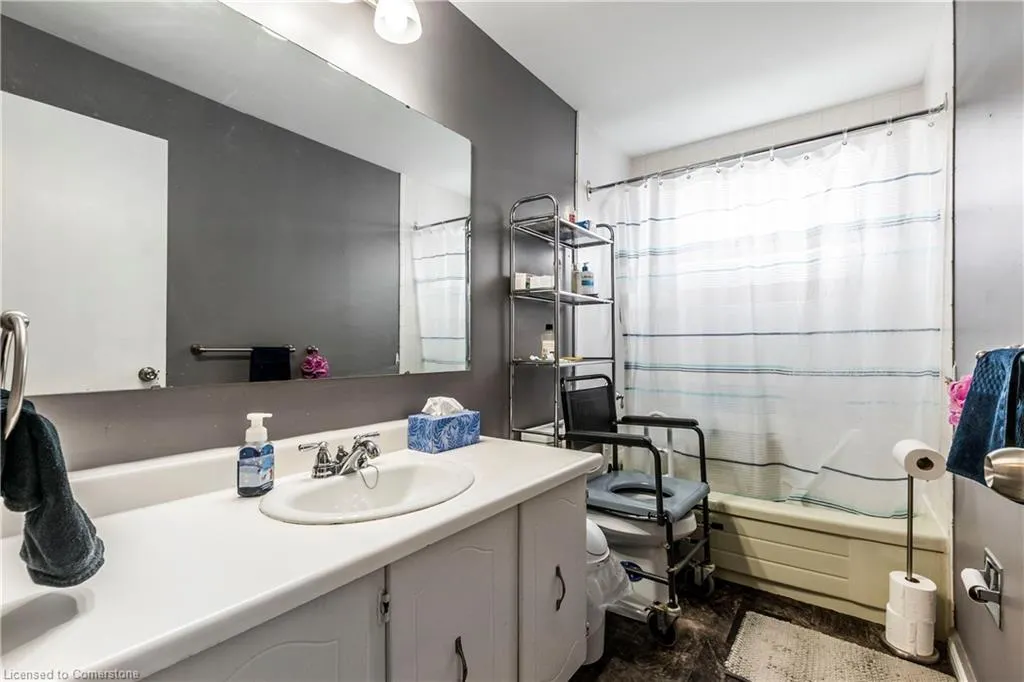 75 Sekura Crescent