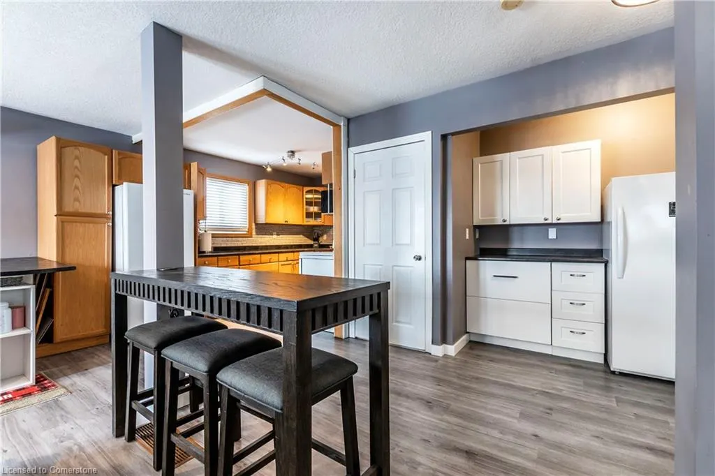 75 Sekura Crescent