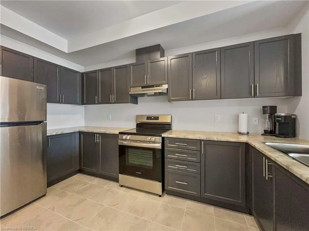 677 Park Road N, #95