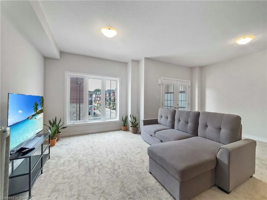 677 Park Road N, #95