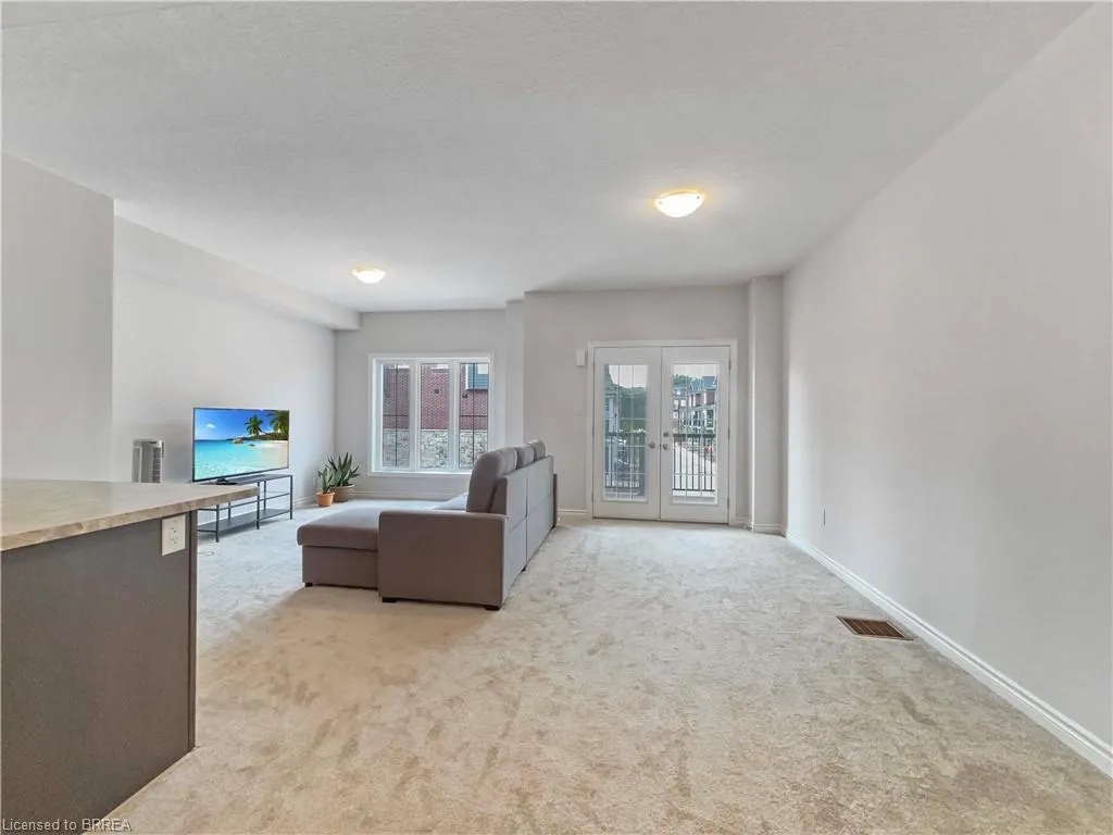 677 Park Road N, #95