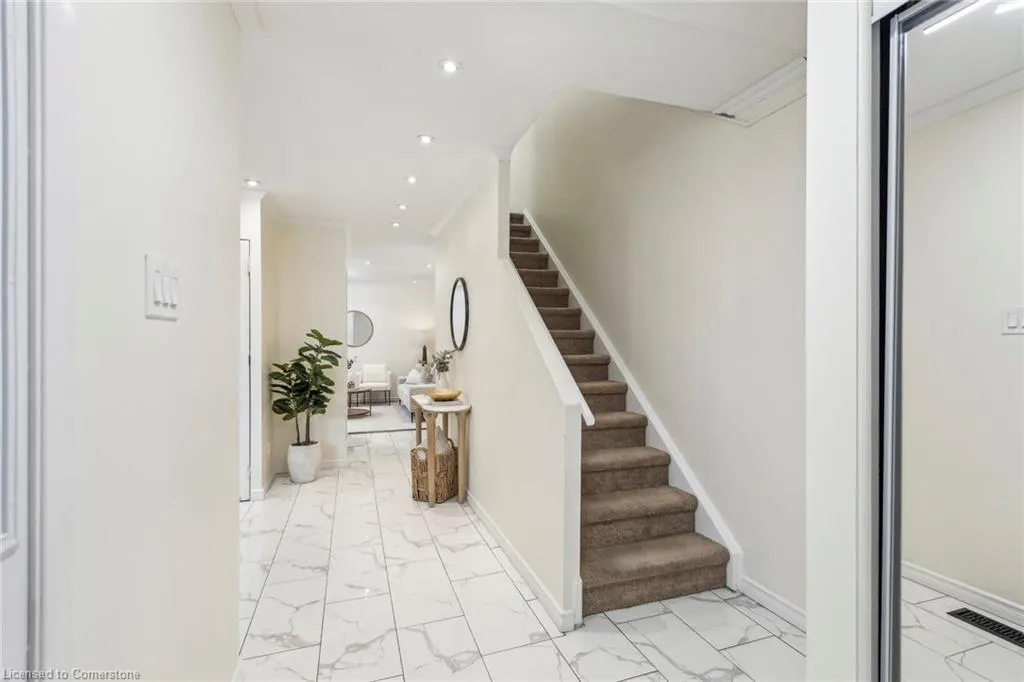 407 Keats Way, #3