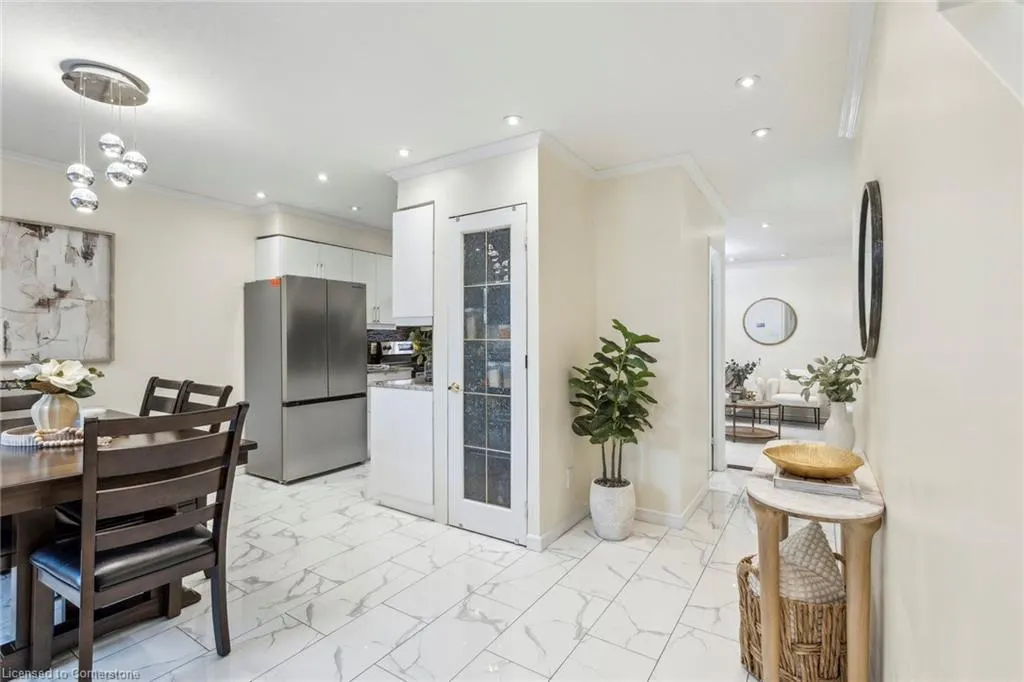 407 Keats Way, #3