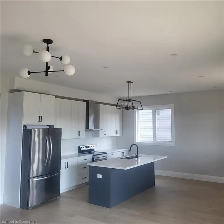 132 Hodgkins Avenue, #Upper