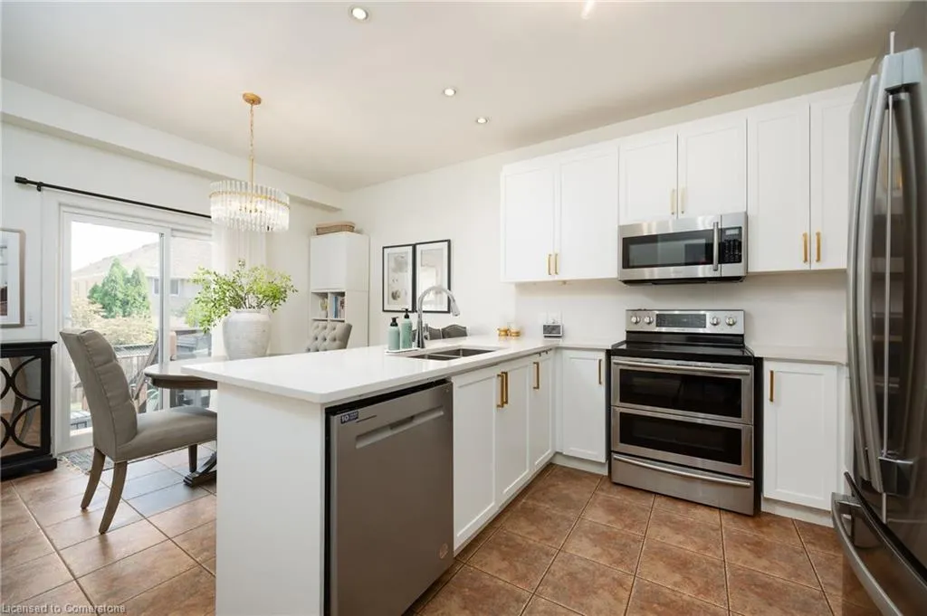 54 Hickory Crescent