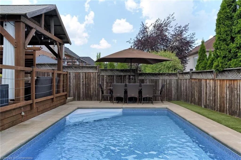 54 Hickory Crescent