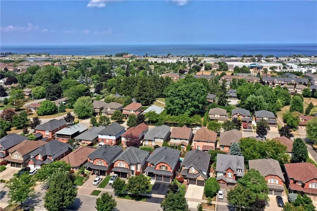 54 Hickory Crescent
