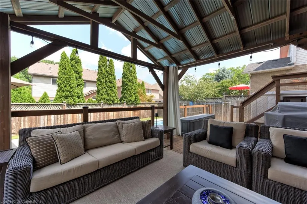54 Hickory Crescent