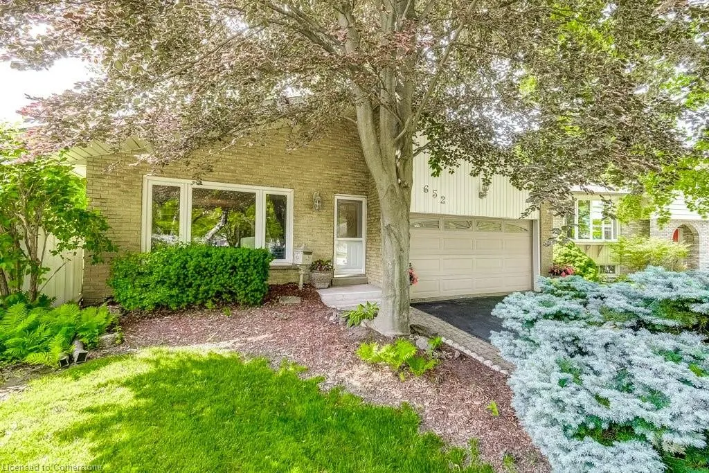652 Auburn Crescent