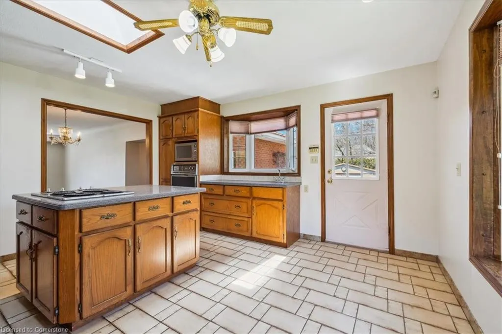1 Westview Crescent