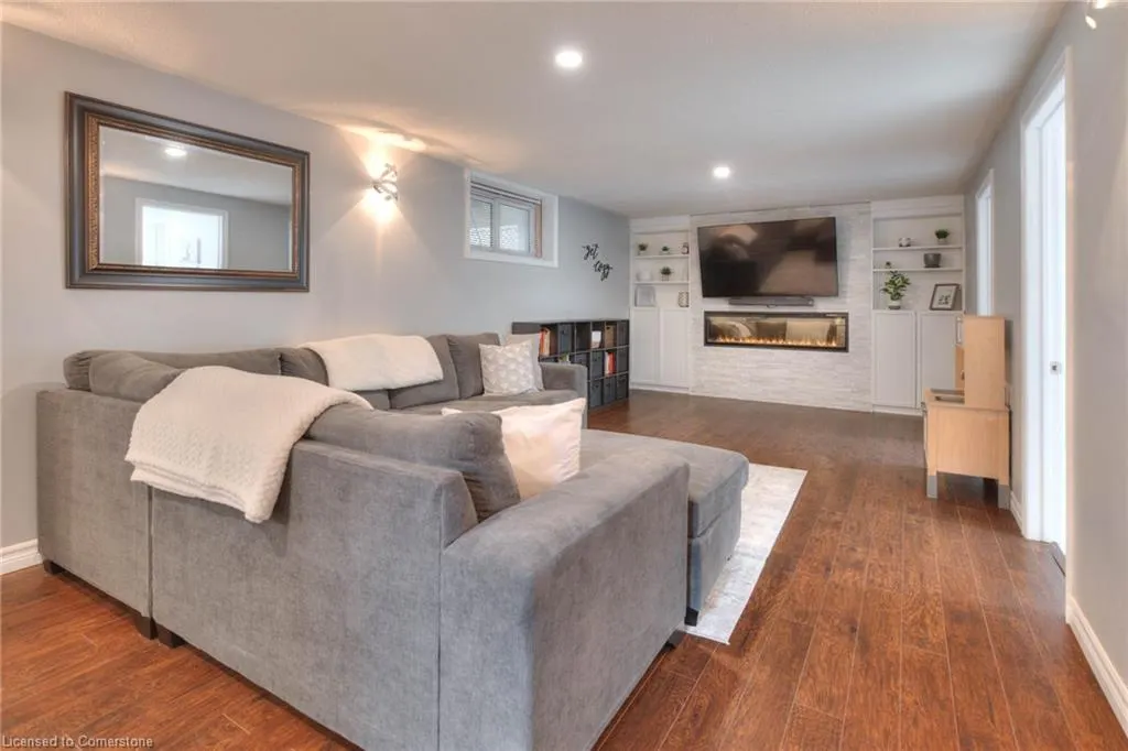 67 Elmwood Crescent