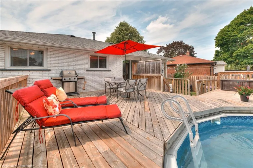 67 Elmwood Crescent