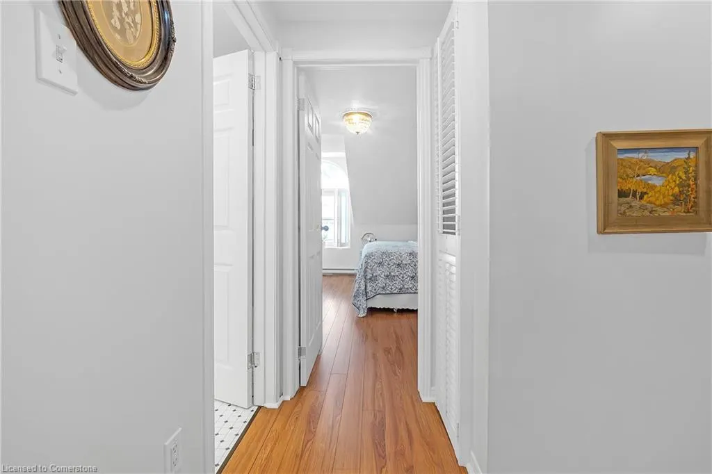 23 Macaulay Street W, #3