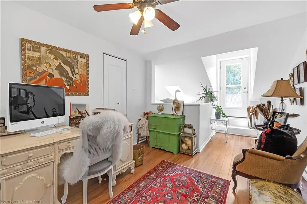 23 Macaulay Street W, #3
