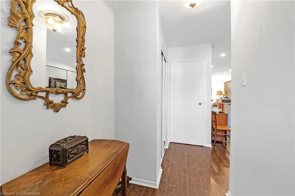 23 Macaulay Street W, #3