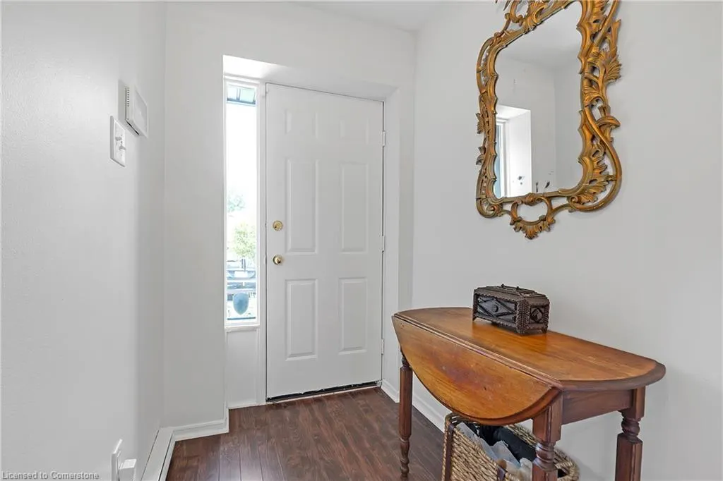 23 Macaulay Street W, #3