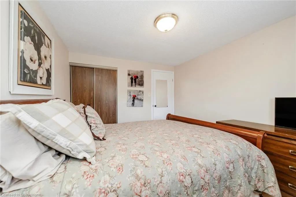 494 Barton Street, #8
