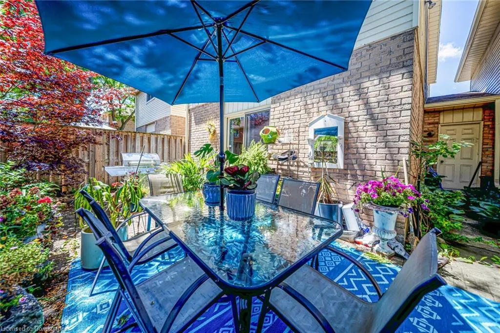 494 Barton Street, #8