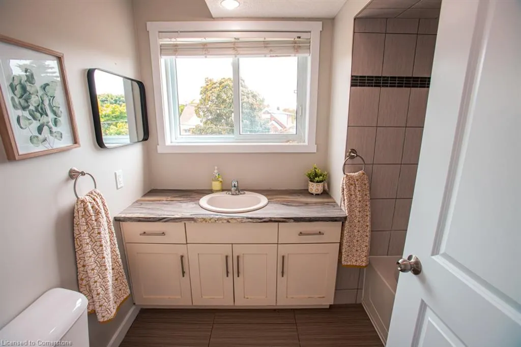 489 East Avenue, #B
