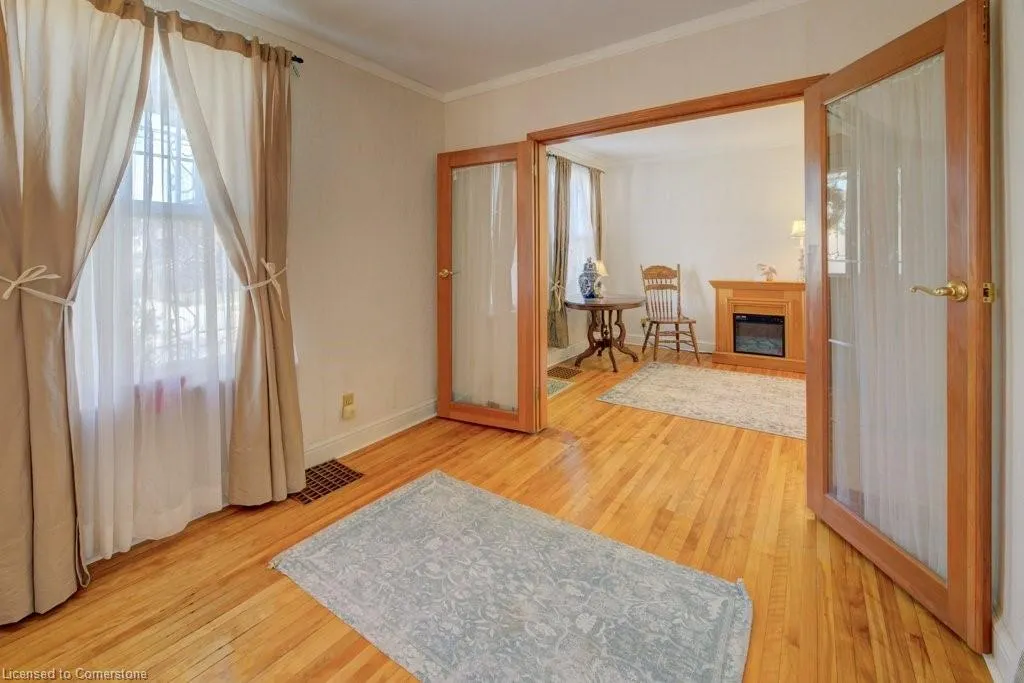 458 Upper Wentworth Street