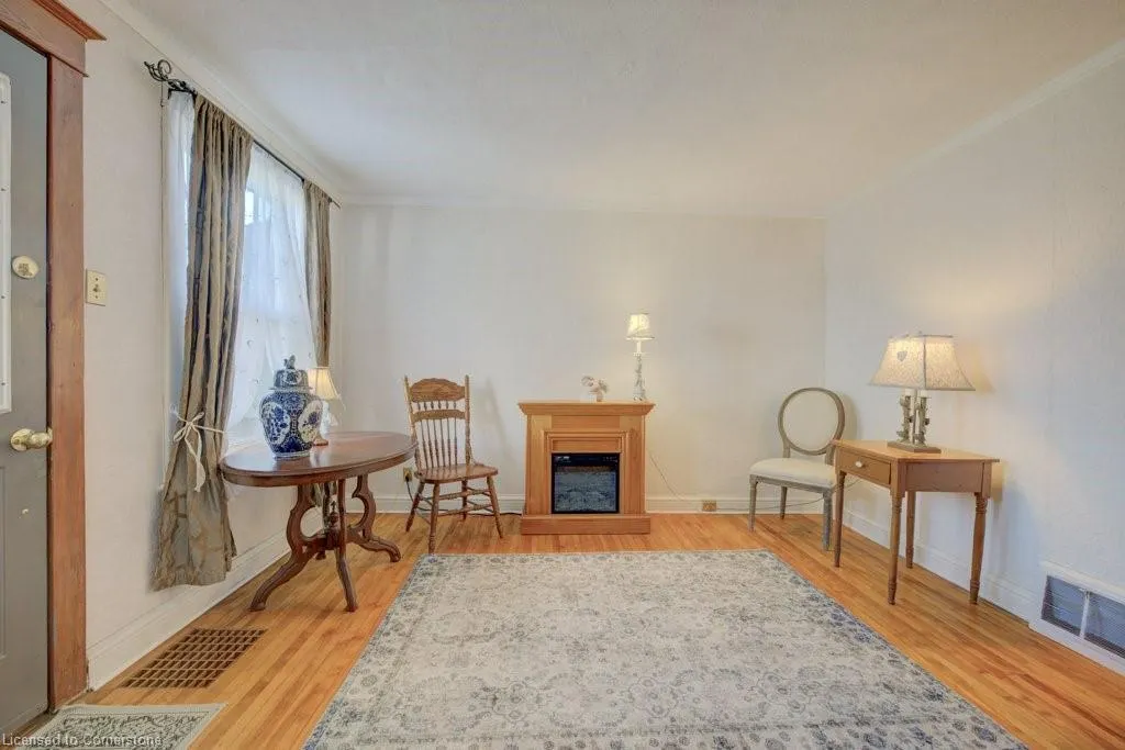 458 Upper Wentworth Street