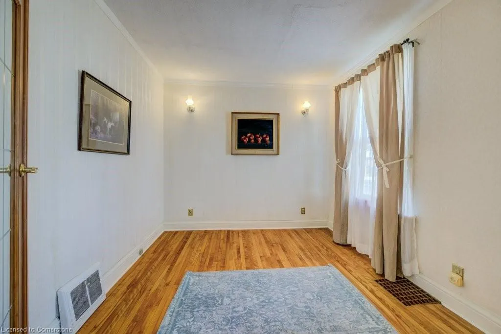 458 Upper Wentworth Street