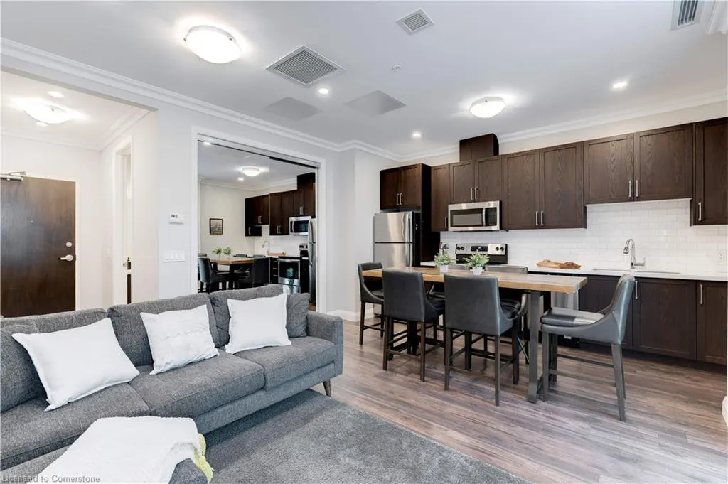 118 King Street E, #307