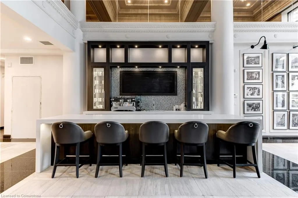 118 King Street E, #307