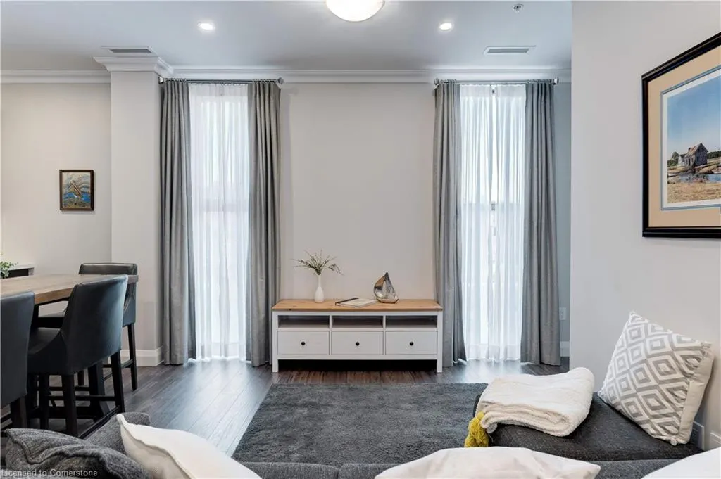 118 King Street E, #307
