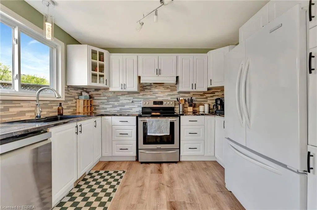 27 White Owl Crescent