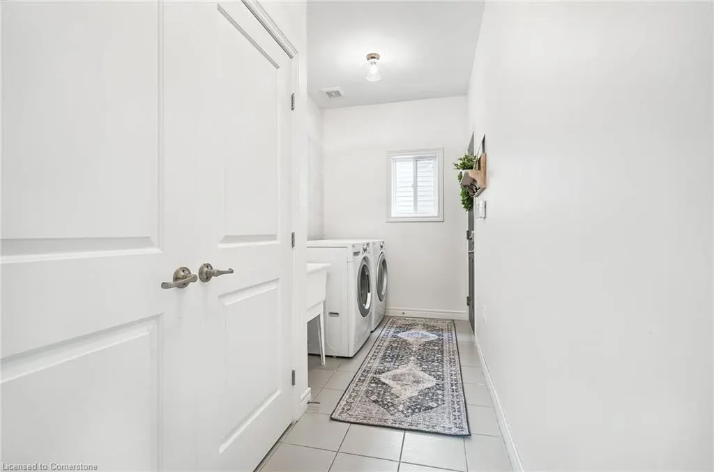 4884 Allan Court