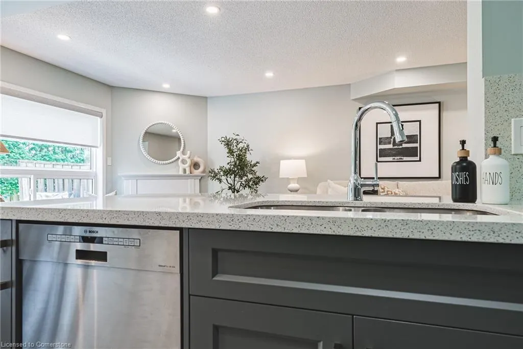 819 Upper Paradise Road, #11