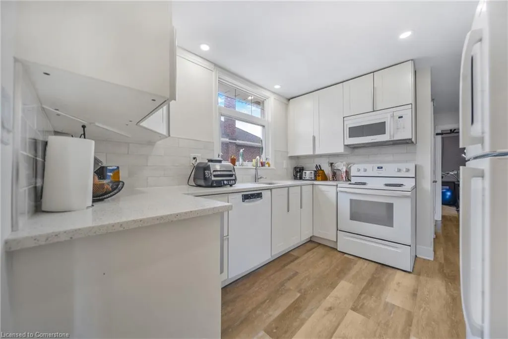 146 Glencarry Avenue, #Upper